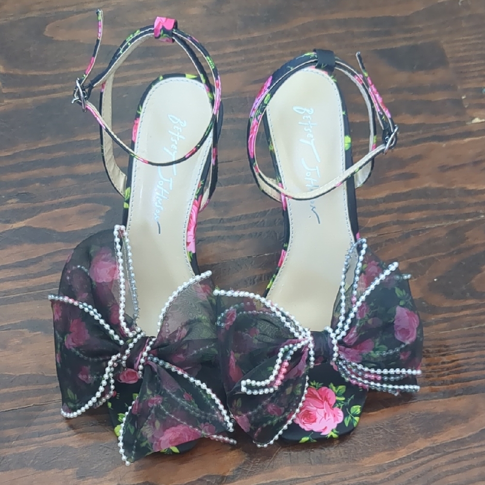 Blue by Betsey Johnson Black and Pink Floral Heels